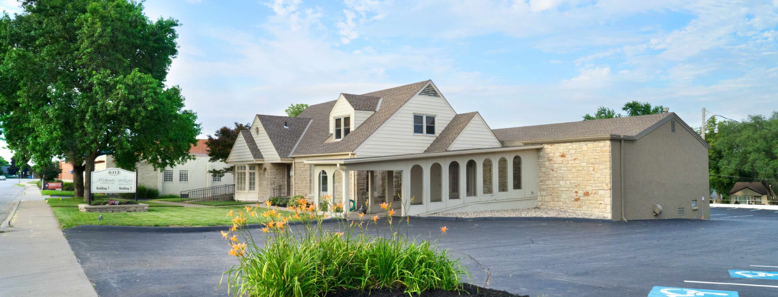 building-independence-mo-funeral-home-and-cremation