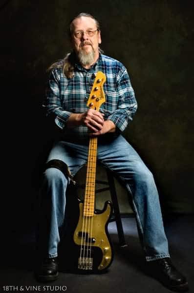 18tVine-sitting-bassbalanced-on-floor