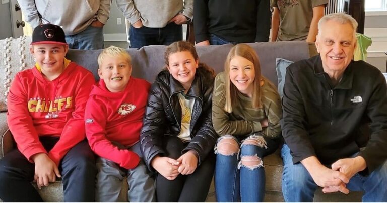 F721A8EEE8D24EE79E97936D7F41E54C