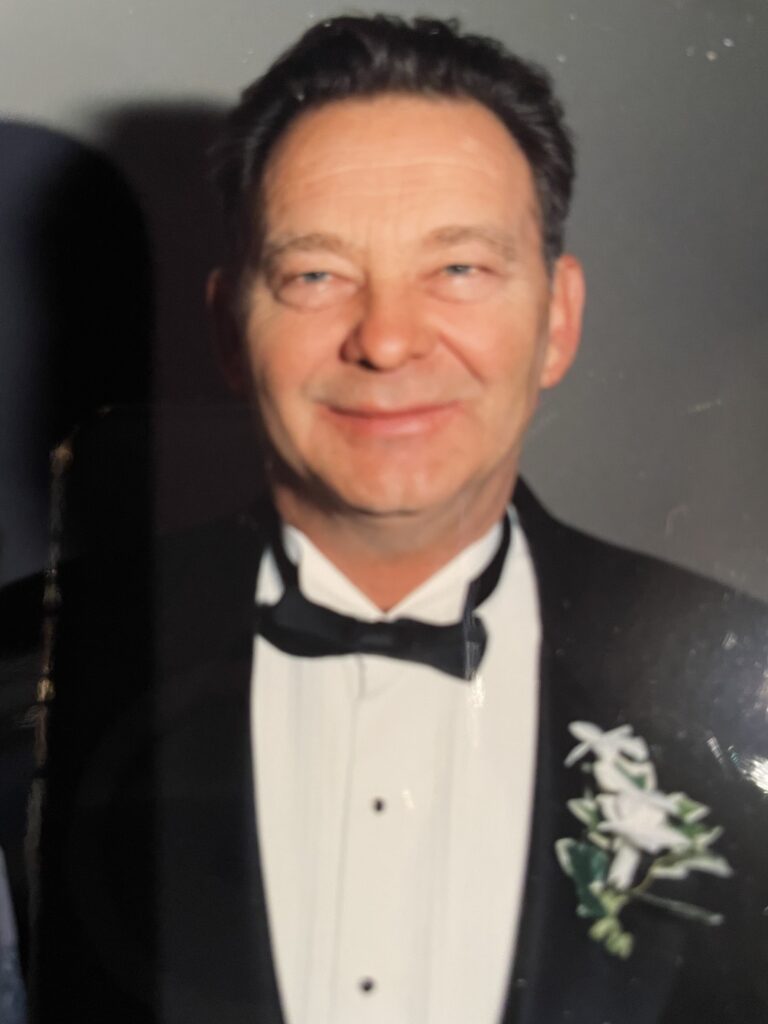 Yohe-photo-e1662747431957